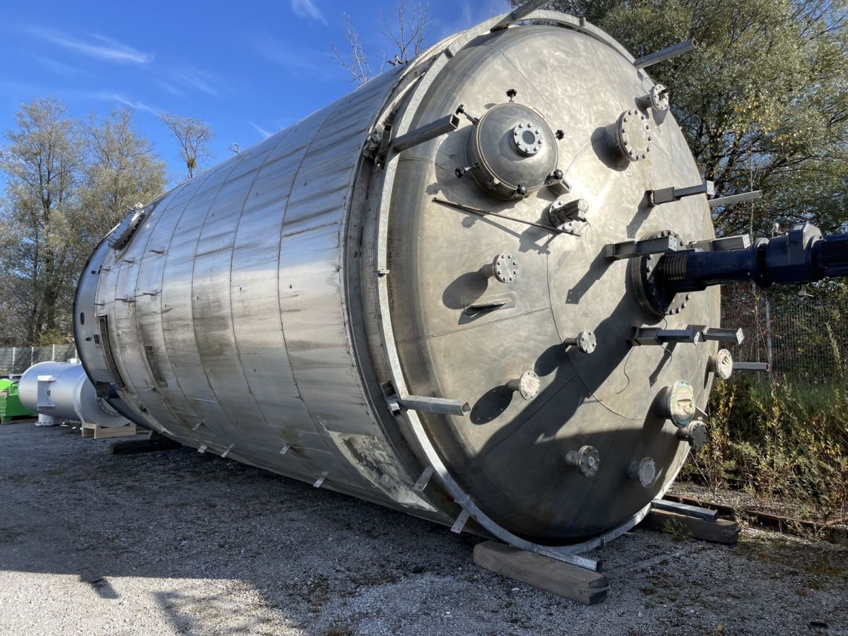 118 000 liter tank i syrefast 316