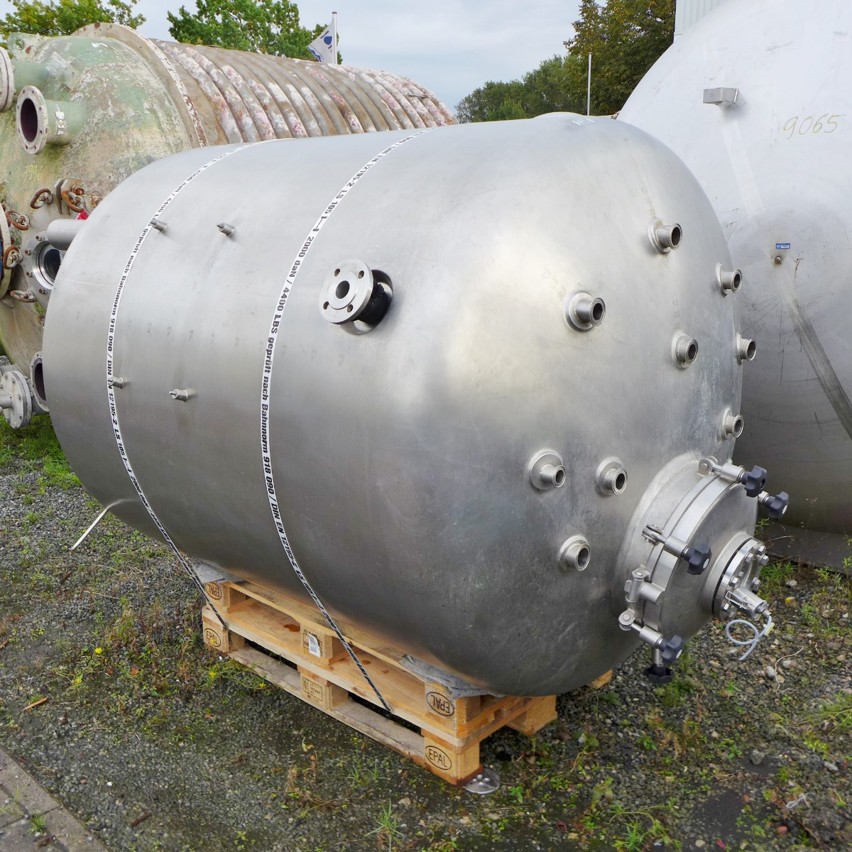 2068 liter tank i syrefast 316