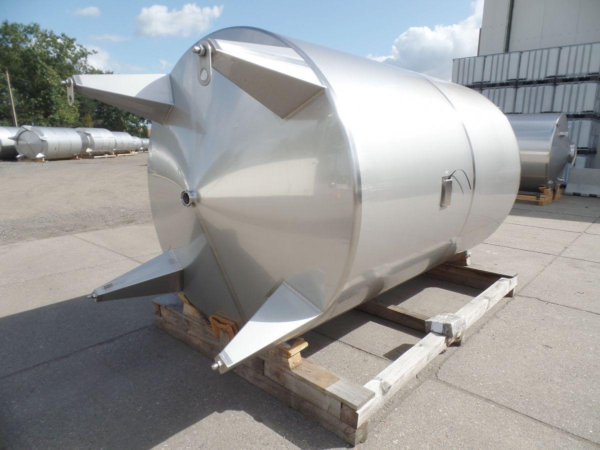 8100 liters tank i syrefast 316
