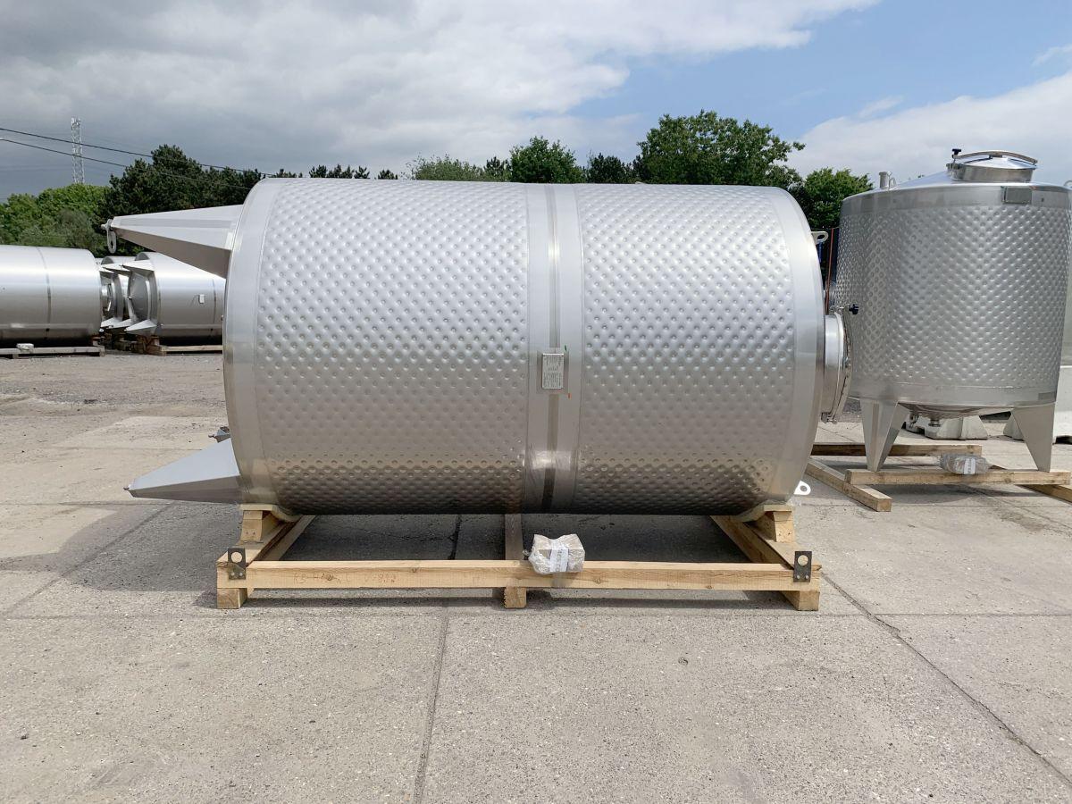 8100 liters tank i syrefast 316