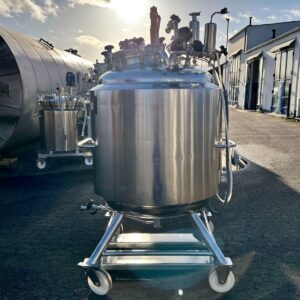 900 liters tank i syrefast 316
