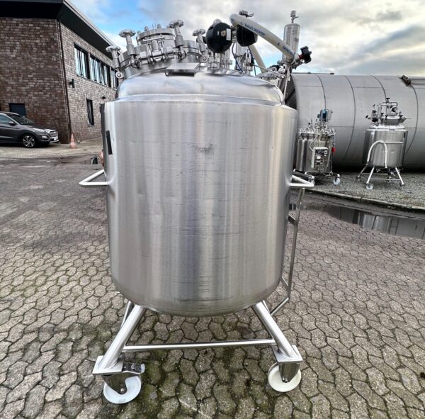 930 liters tank i syrefast 316