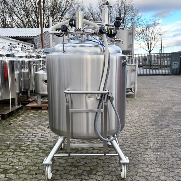 930 liters tank i syrefast 316