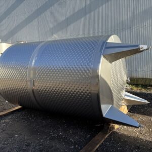 8100 liters tank i syrefast 316